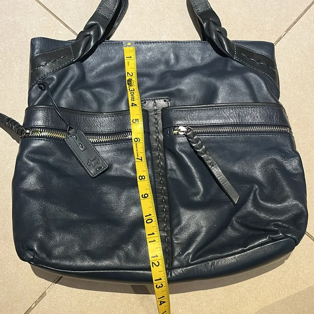 Radley London - 100% leather Elegant Navy Leather Tote Bag- excellent condition